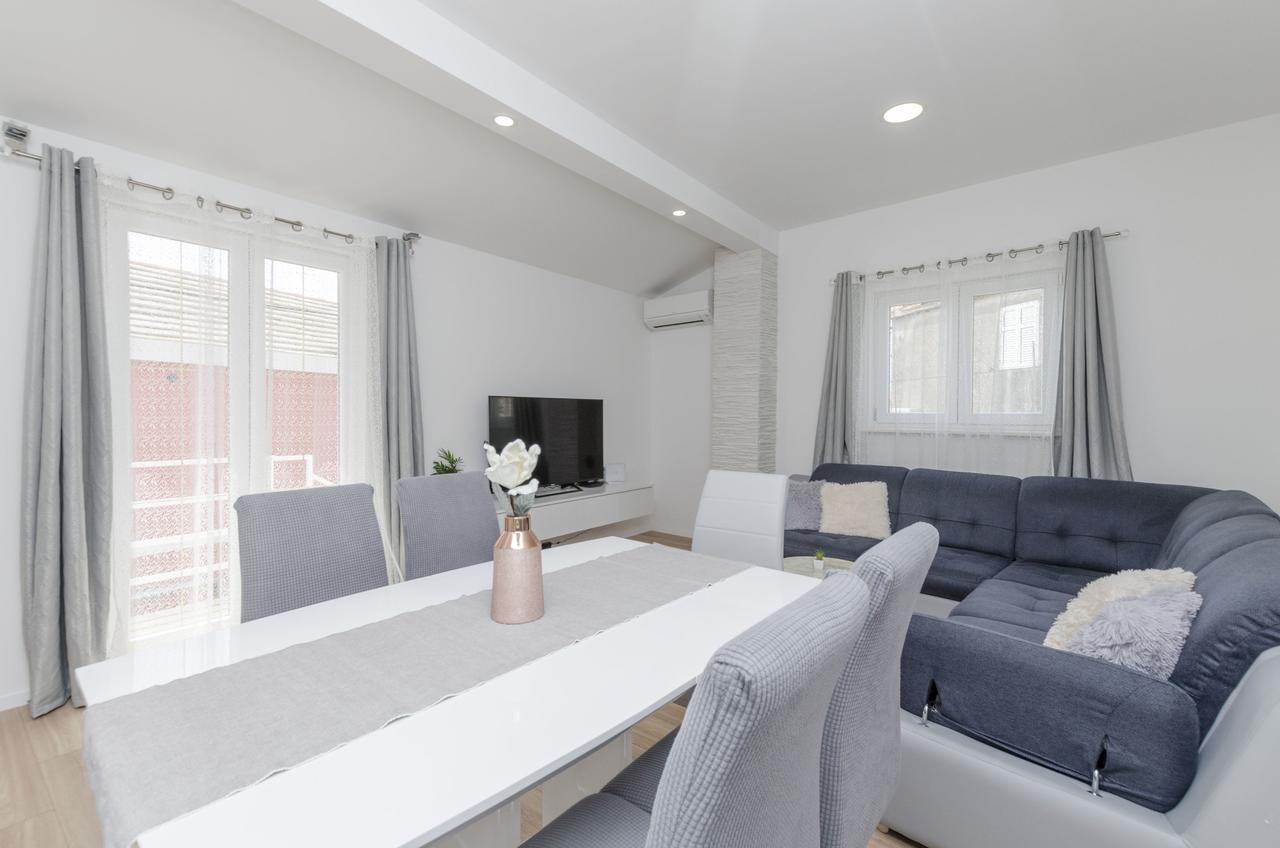 Apartments Dasa Primosten Ngoại thất bức ảnh